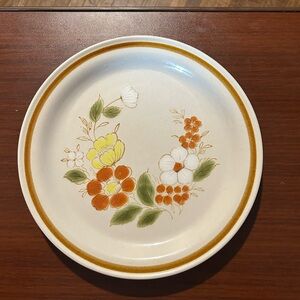 Vintage Mountainwood collection stoneware dinner plate in Trellis Blossom 10.5”
